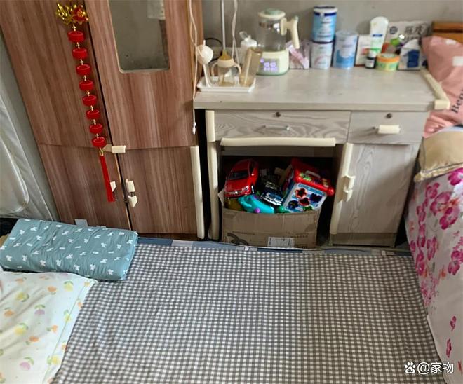 间”：不刷墙不铺砖直接住简陋却温馨新葡京博彩上海一户人家晒出“毛坯单(图7)