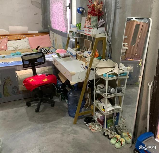 间”：不刷墙不铺砖直接住简陋却温馨新葡京博彩上海一户人家晒出“毛坯单(图6)